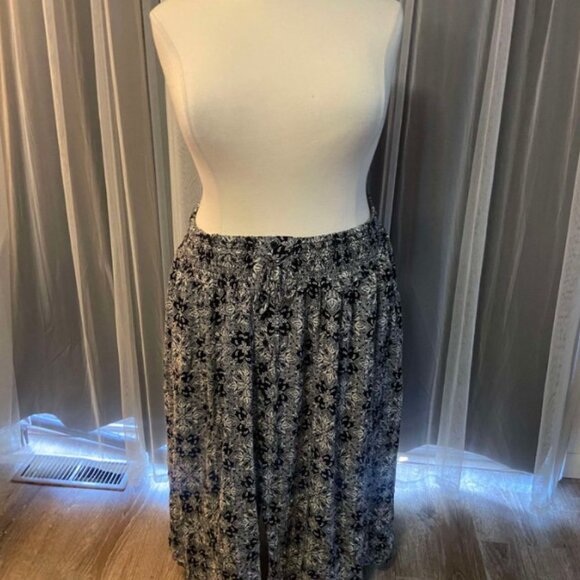 Torrid size 4 Bandana Paisley Maxi Challis Smocked Waist Tie Skirt - Picture 7 of 10